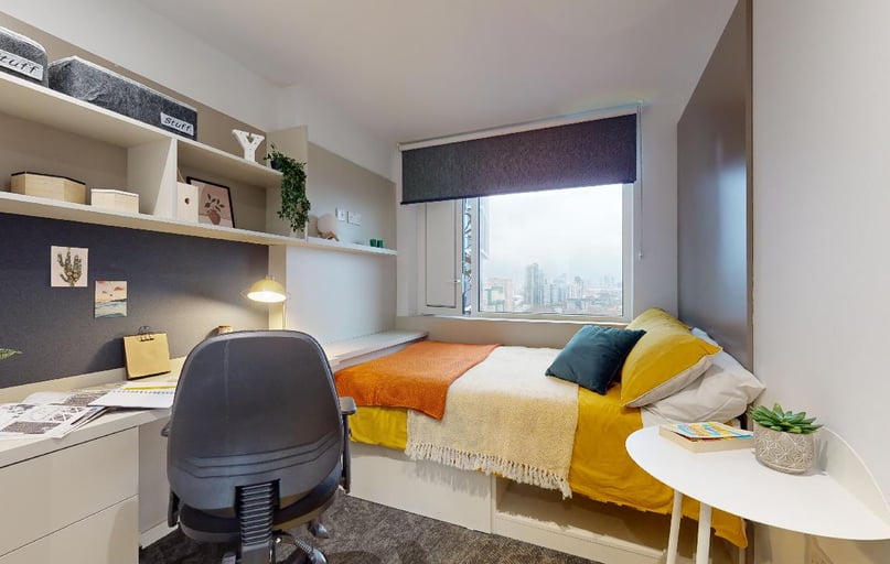 Silver En Suite Plus, iQ Vega, 6 Miles Street, Vauxhall, London - Image 1