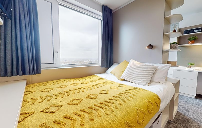 Silver Studio Plus, iQ Vega, 6 Miles Street, Vauxhall, London - Image 1