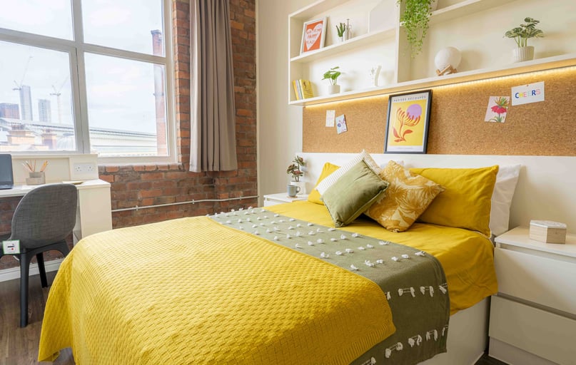 Platinum 1 Bed, iQ Fletcher House, Granby Row, City Centre, Manchester - Image 1