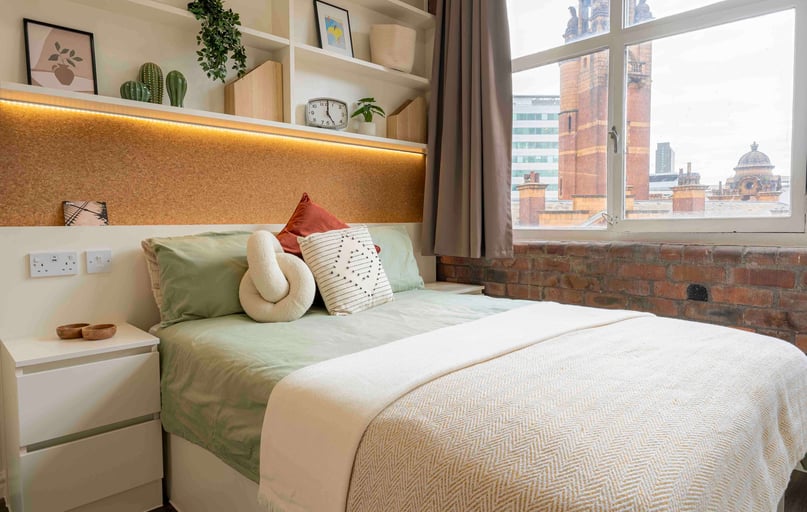 Platinum Duplex 2 Bed, iQ Fletcher House, Granby Row, City Centre, Manchester - Image 1