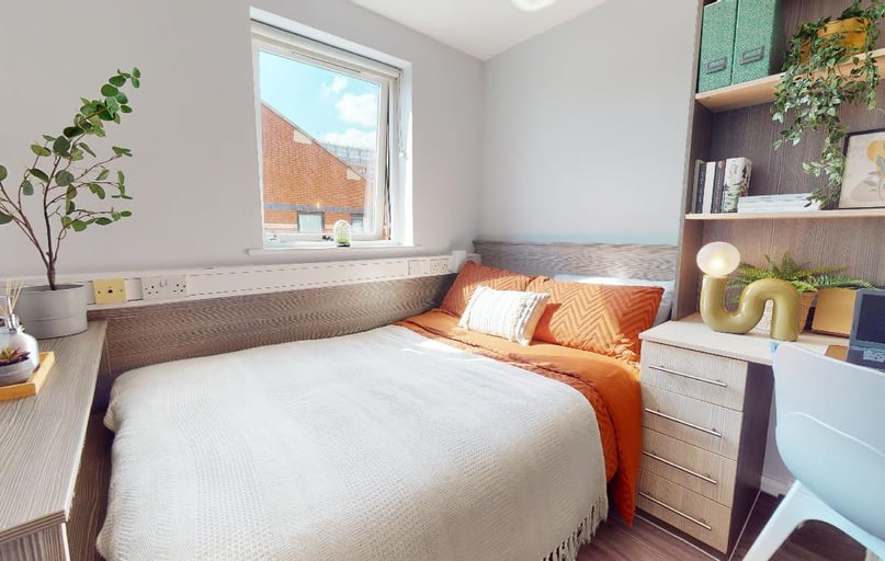 Gold En Suite, iQ Lambert and Fairfield House, Granby Row, City Centre, Manchester - Image 1