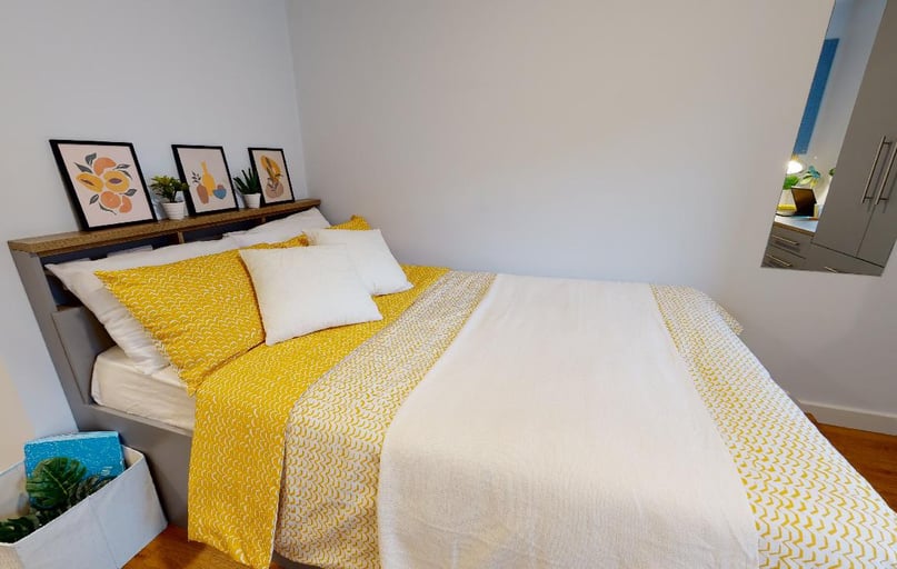 Bronze En Suite, iQ Collingwood, Kings Manor Business Park, City Centre, Newcastle - Image 1