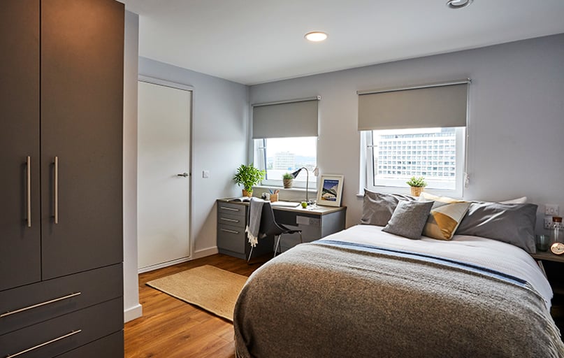 Gold En Suite, iQ Collingwood, Kings Manor Business Park, City Centre, Newcastle - Image 1