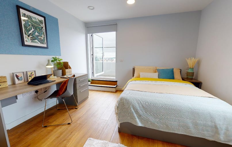 Penthouse En Suite Plus, iQ Collingwood, Kings Manor Business Park, City Centre, Newcastle - Image 1