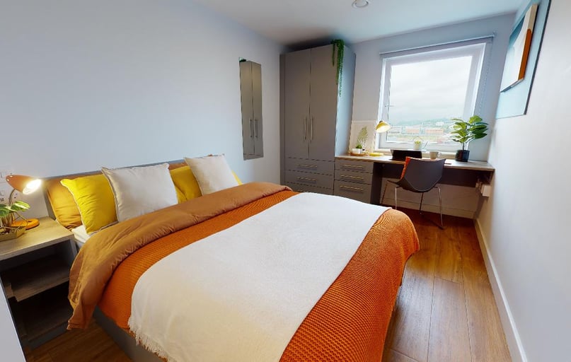 Platinum En Suite, iQ Collingwood, Kings Manor Business Park, City Centre, Newcastle - Image 1