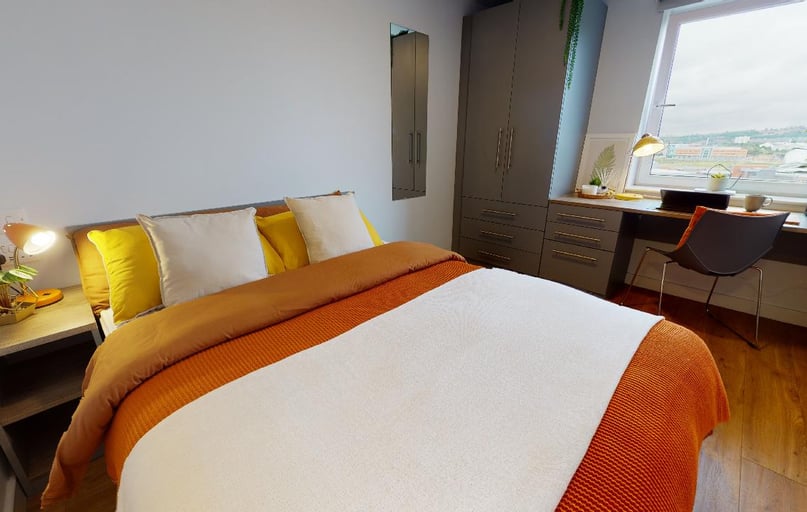 Platinum En Suite Plus, iQ Collingwood, Kings Manor Business Park, City Centre, Newcastle - Image 1