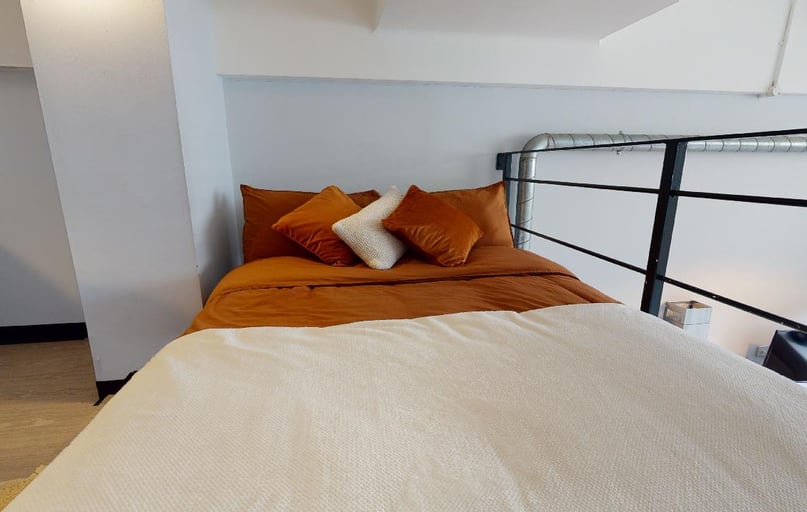 Bronze Duplex Studio, iQ Exchange, 143 Lower Parliament Street, City Centre, Nottingham - Image 1