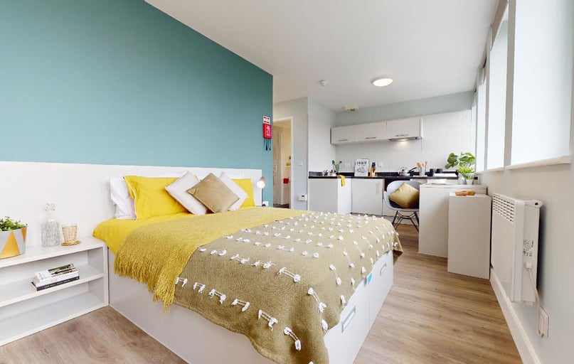 Gold Studio Premium, iQ Newtown House, Maid Marian Way, City Centre, Nottingham - Image 1