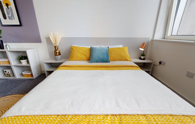 Silver Studio Plus, iQ Newtown House, Maid Marian Way, City Centre, Nottingham - Image 1