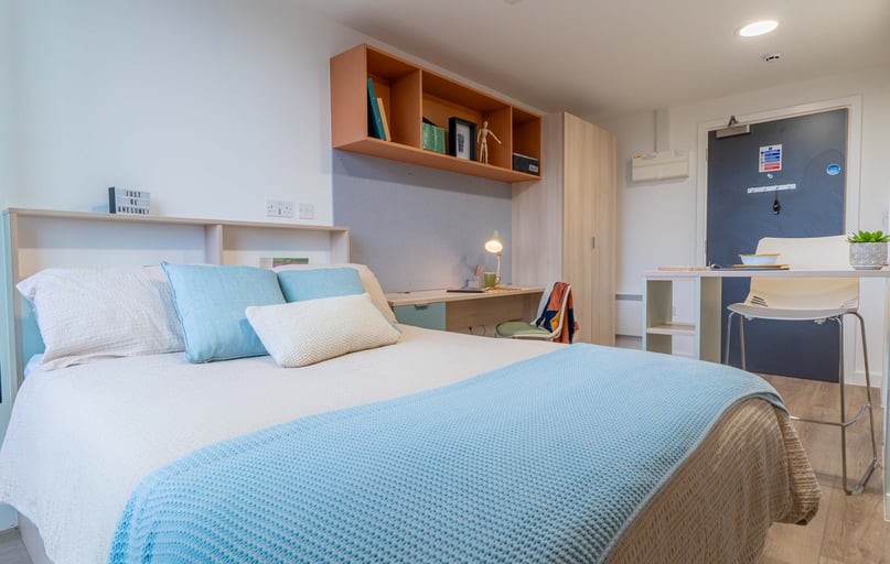 Bronze Studio, iQ Signal Place, 10 Traffic Street, City Centre, Nottingham - Image 1