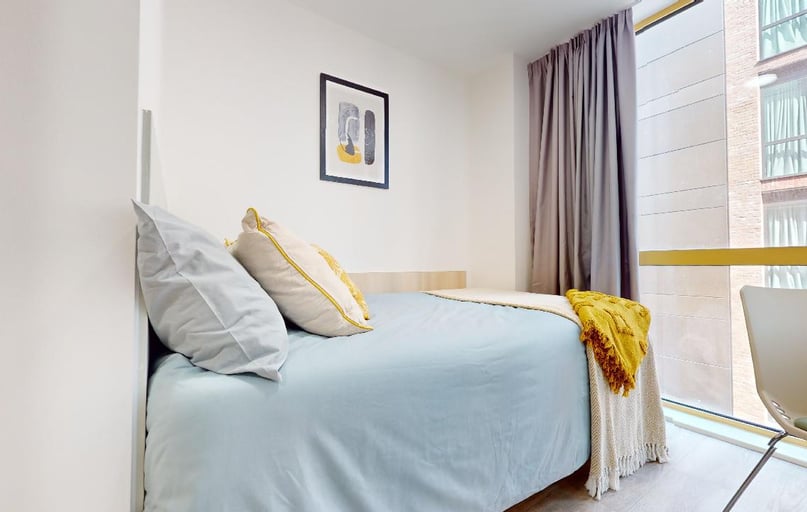 Platinum En Suite, iQ Signal Place, 10 Traffic Street, City Centre, Nottingham - Image 1