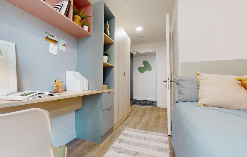 Platinum En Suite Plus, iQ Signal Place, 10 Traffic Street, City Centre, Nottingham - Image 1