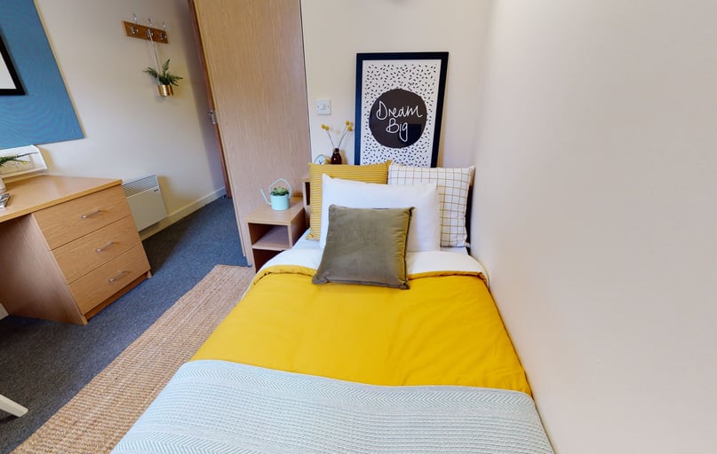 Bronze En Suite, iQ Kopa, 130 Moor Lane, City Centre, Preston - Image 1