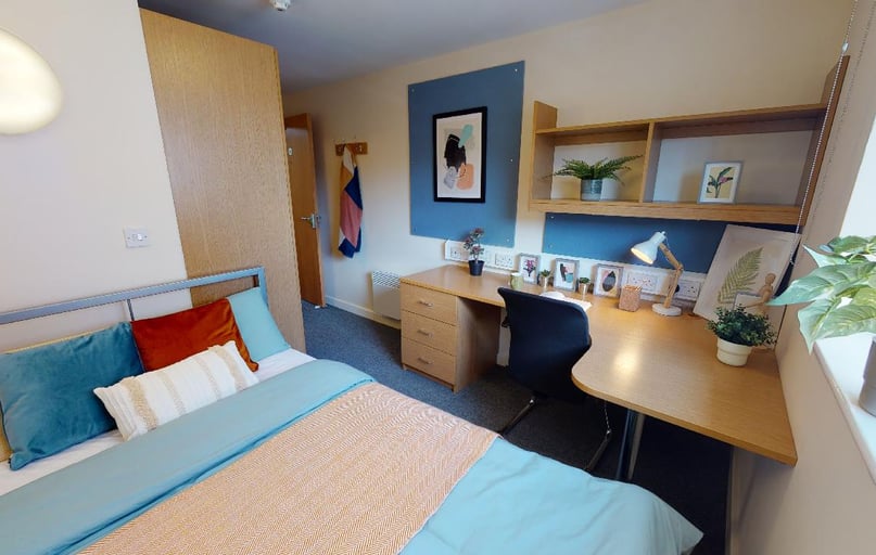 Silver En Suite, iQ Kopa, 130 Moor Lane, City Centre, Preston - Image 1