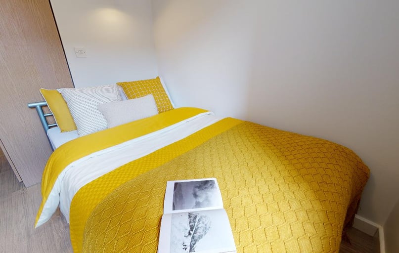 Silver En Suite Plus, iQ Kopa, 130 Moor Lane, City Centre, Preston - Image 1