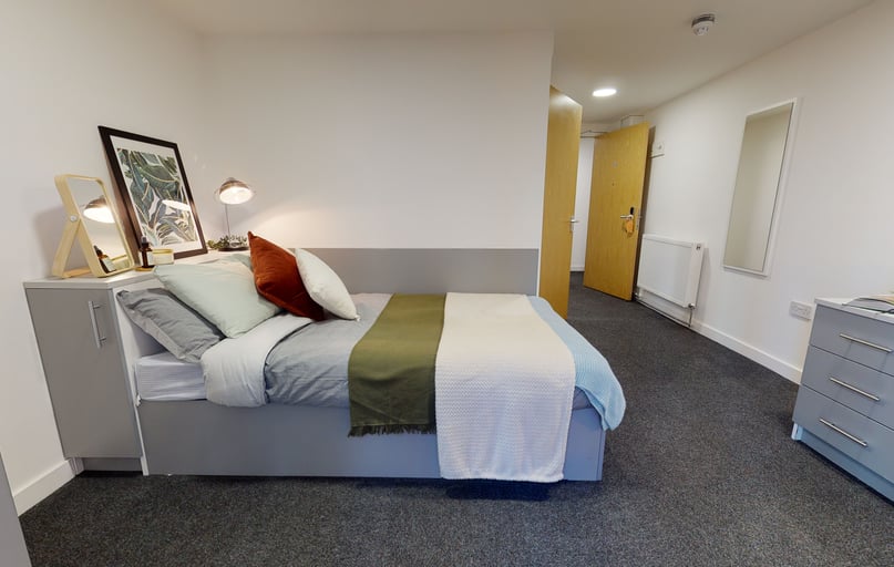 Platinum En Suite, iQ Century Square, Radford Street, City Centre, Sheffield - Image 1