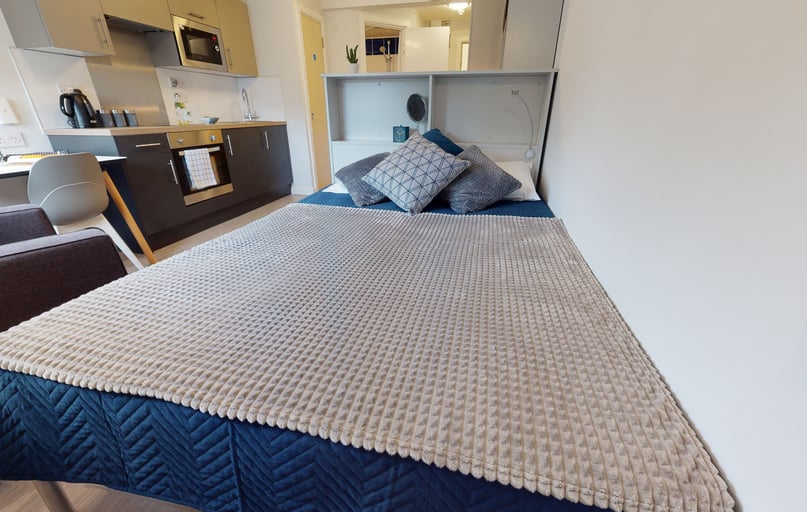 Bronze Studio, iQ Fenton House, 51 Wellington Street, City Centre, Sheffield - Image 1