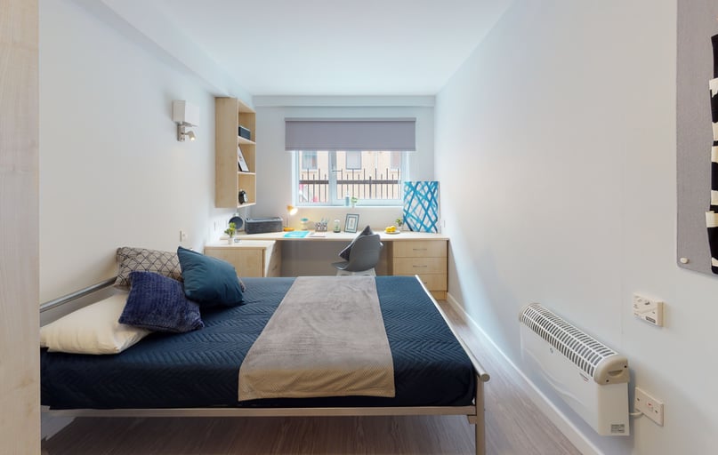 Copper En Suite, iQ Fenton House, 51 Wellington Street, City Centre, Sheffield - Image 1