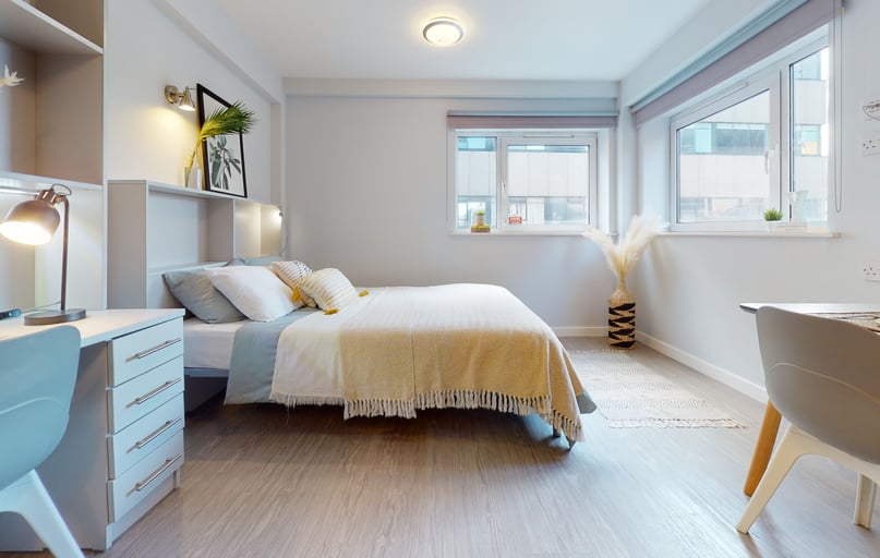 Gold Studio, iQ Fenton House, 51 Wellington Street, City Centre, Sheffield - Image 1