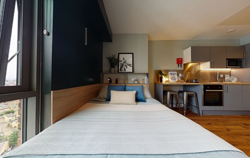 Silver Studio Plus, iQ Knight House, 75 St George's Close, City Centre, Sheffield - Image 1