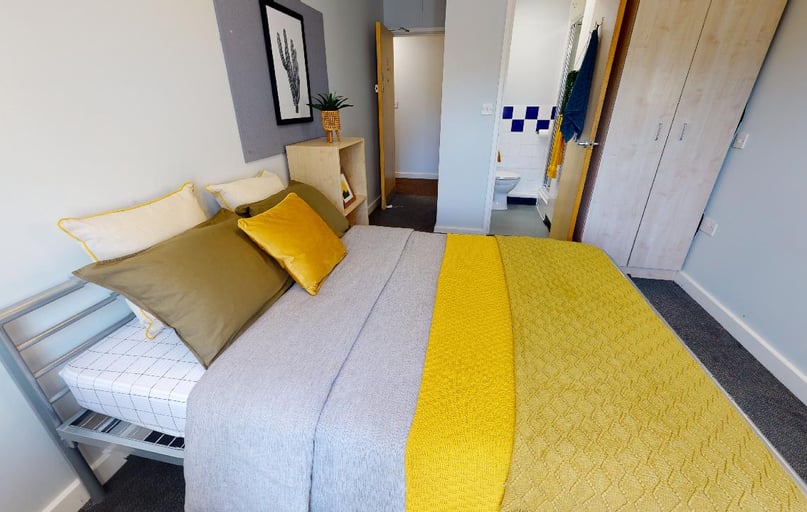 Bronze En Suite Plus, iQ Fiveways House, North Road, City Centre, Wolverhampton - Image 1