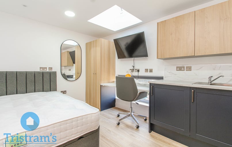 Lenton Boulevard, Nottingham - Image 1