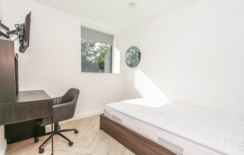 Broadgate, Beeston, Nottingham - Image 1