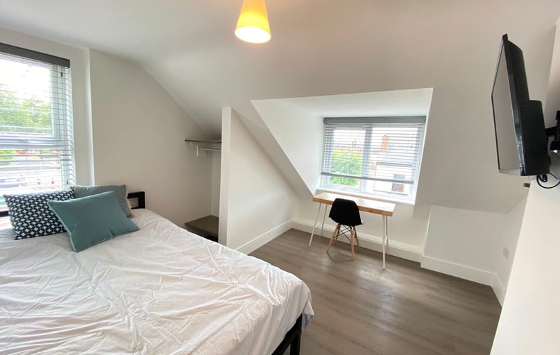 Colwick Road, Nottingham - Image 1