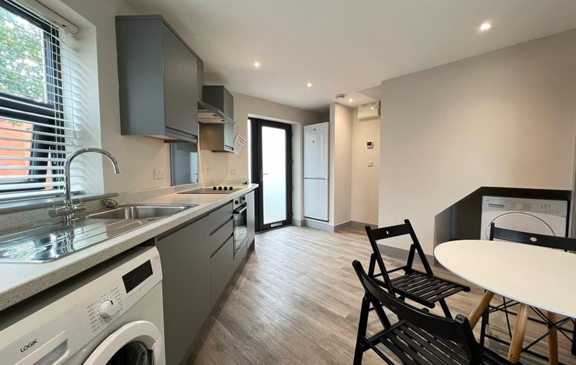 Stratford Road, West Bridgford, Nottingham - Image 1