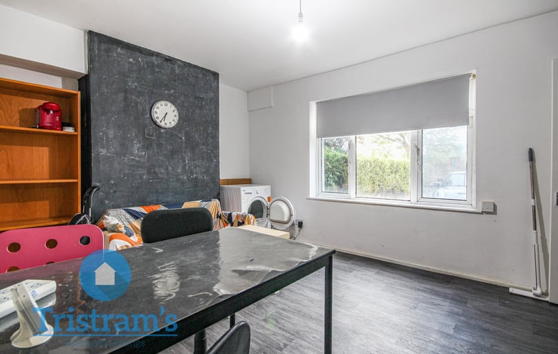 Wollaton Road, Lenton, Nottingham - Image 1
