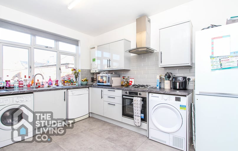 High Road, Beeston, Nottingham - Image 1