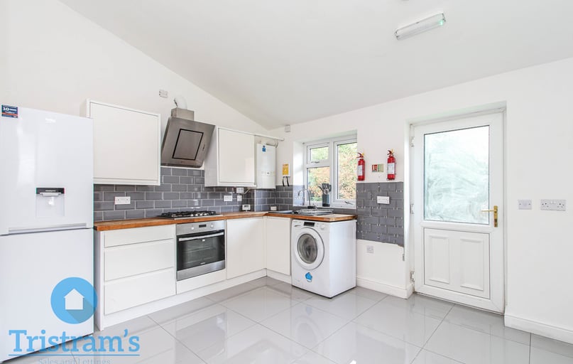 Queens Road East, Nottingham - Image 1