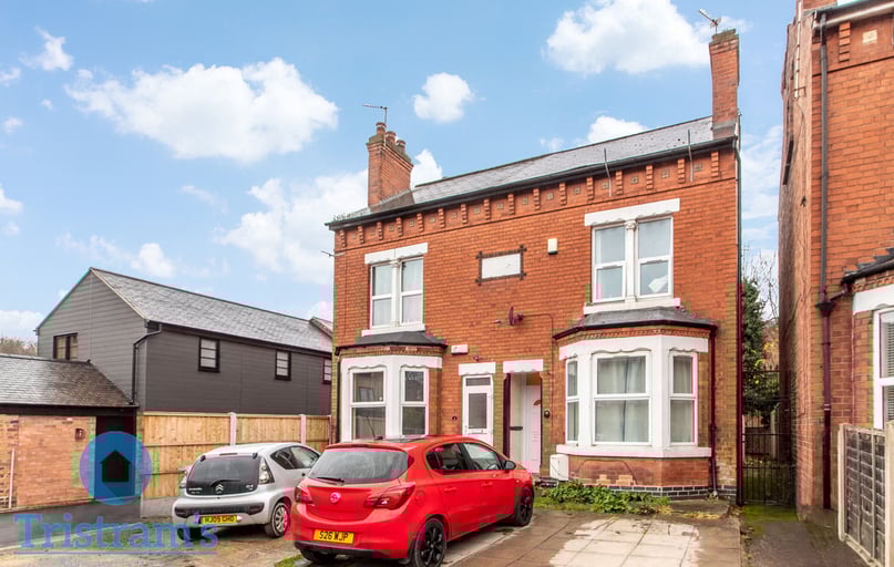 Radcliffe Mount, Nottingham - Image 1