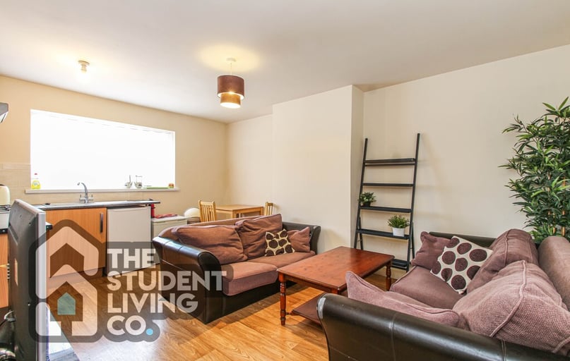 Bramcote Avenue, Beeston, Nottingham - Image 1