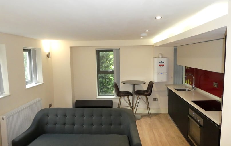 Park Crescent, Manchester - Image 1