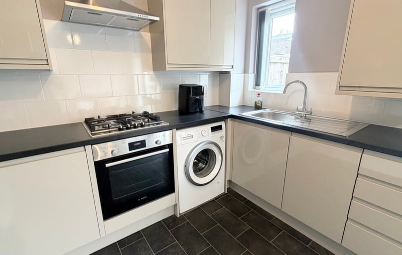 Denewell Avenue, Manchester - Image 1