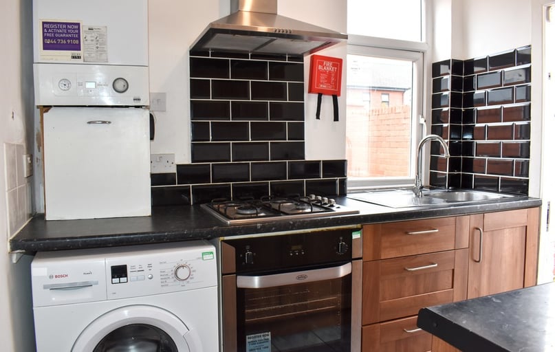Carlton Avenue, Rusholme, Manchester - Image 1