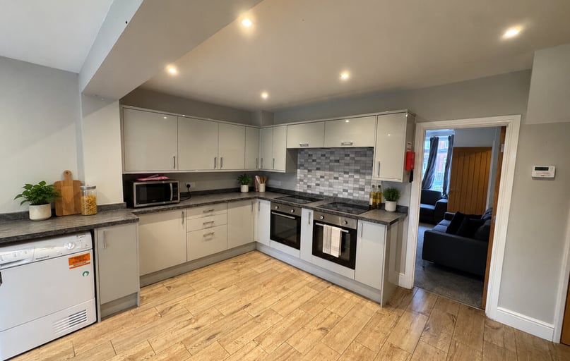 Ingleborough Avenue, Tang Hall, York - Image 1