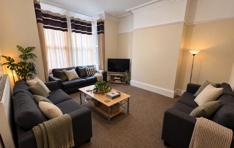 Feversham Crescent, Clifton, York - Image 1