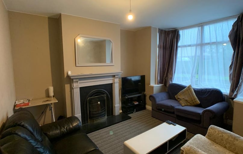 Tang Hall Lane, Heworth, York - Image 1