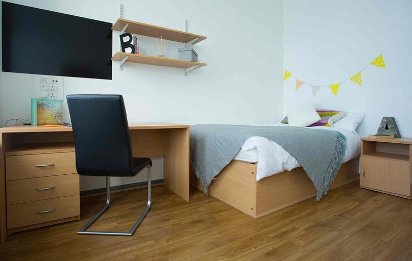  Gold Double Room, Alexandra Hall, Victoria Terrace, City Centre, Aberystwyth - Image 1