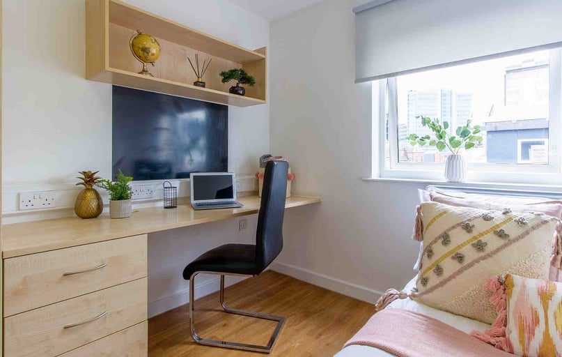 Bronze Ensuite, Canalside, Lower Loveday Street, City Centre, Birmingham - Image 1