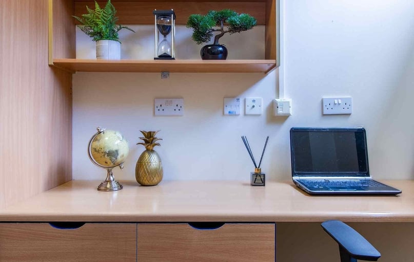 Bronze Room, Ben Russell Court, 35 Grasmere Street, Bede Island, Leicester - Image 1