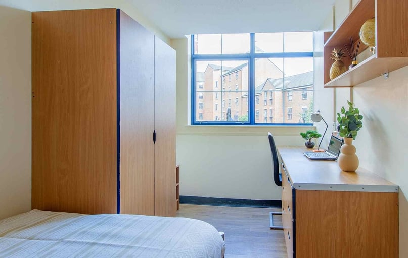 Silver Room, Ben Russell Court, 35 Grasmere Street, Bede Island, Leicester - Image 1