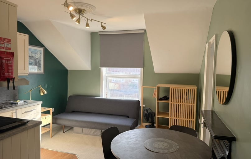 Studio 8, Melbury Rooms & Studios, 4 Queens Crescent, City Centre, Exeter - Image 1