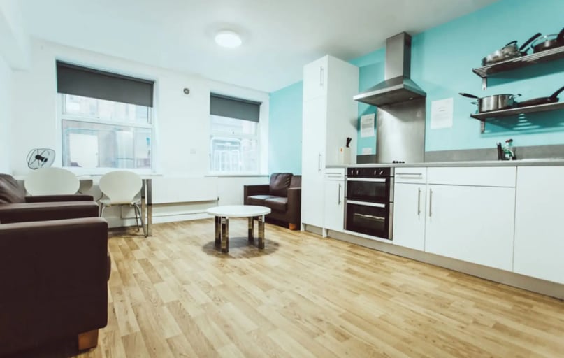 En Suite 5 Bed, Pennine House, Millstone Lane, City Centre, Leicester - Image 1