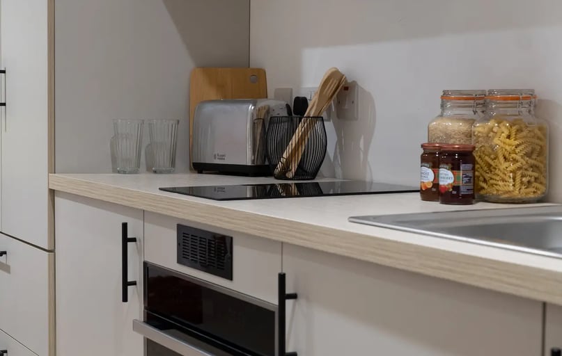 Premium Studio, Telephone House, 15 West Bell Street, Near University, Dundee - Image 1