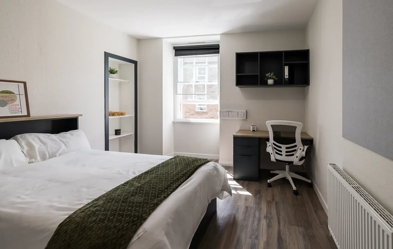 Standard 2 Bed, Lyon Street Terrace, 10 Lyon Street, City Centre, Dundee - Image 1