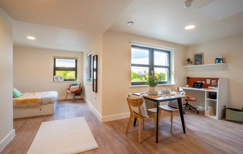 Deluxe Studio - Dual Occupancy - PPPW, Valerian, 15 Foss Island, City Centre, York - Image 1