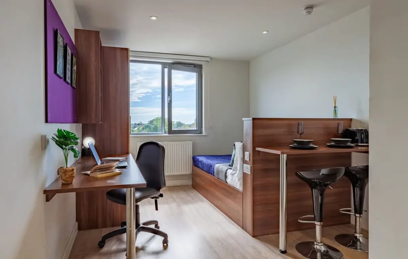 Standard Plus Studio, Central Studios, 1 The Grove, Ealing, London - Image 1